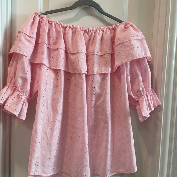 Off-Shoulder Pink Eyelet Blouse - Picture 3 of 8